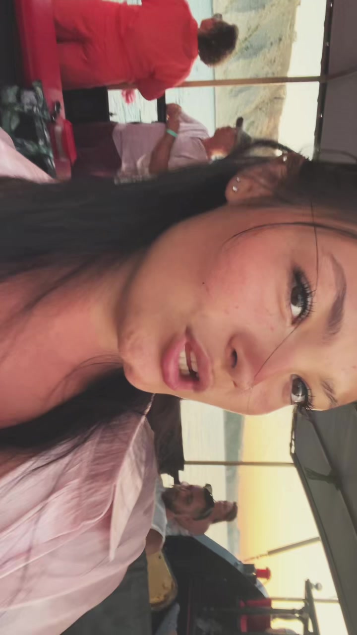 @lizzz