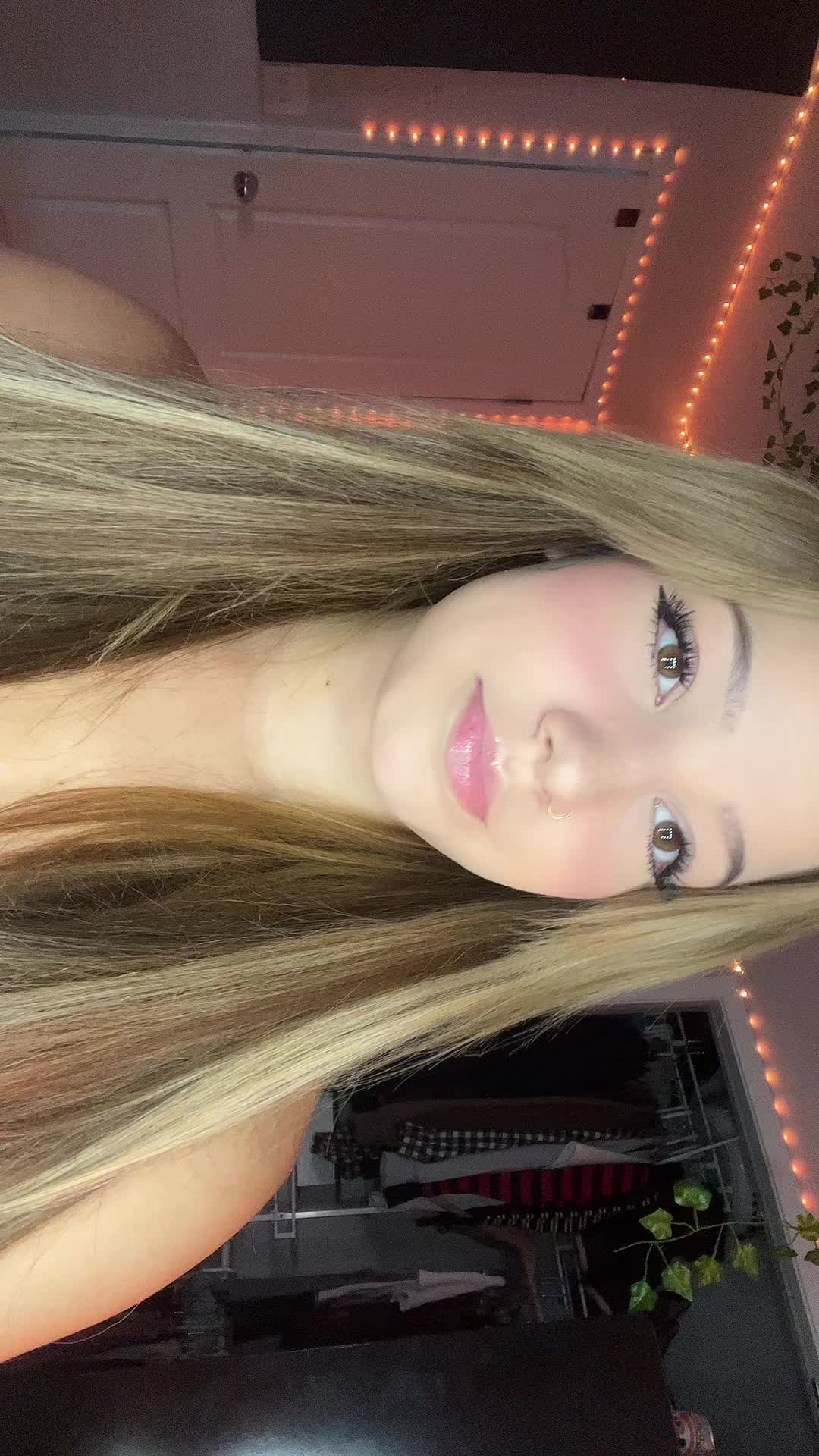 @angiedemko1