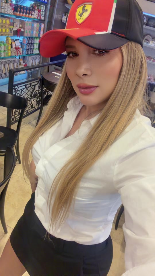 @Anna Karyna