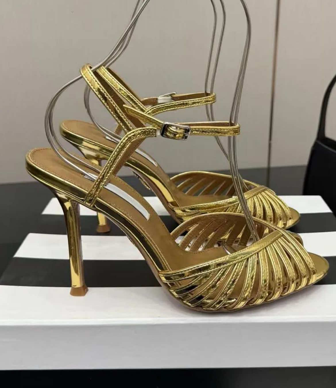 @VOGUES SOLES:HEELS IN LAGOS