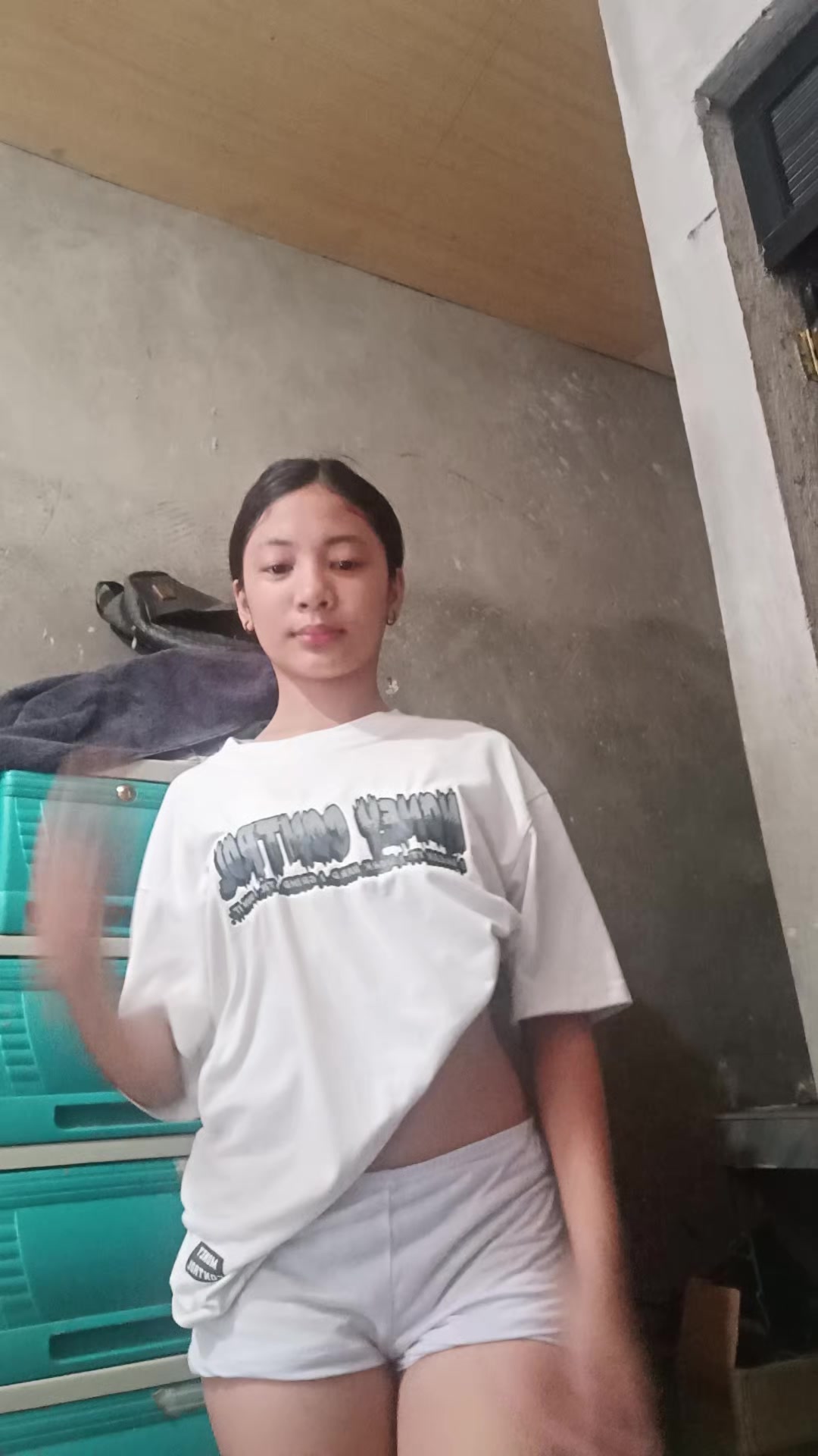 @bella