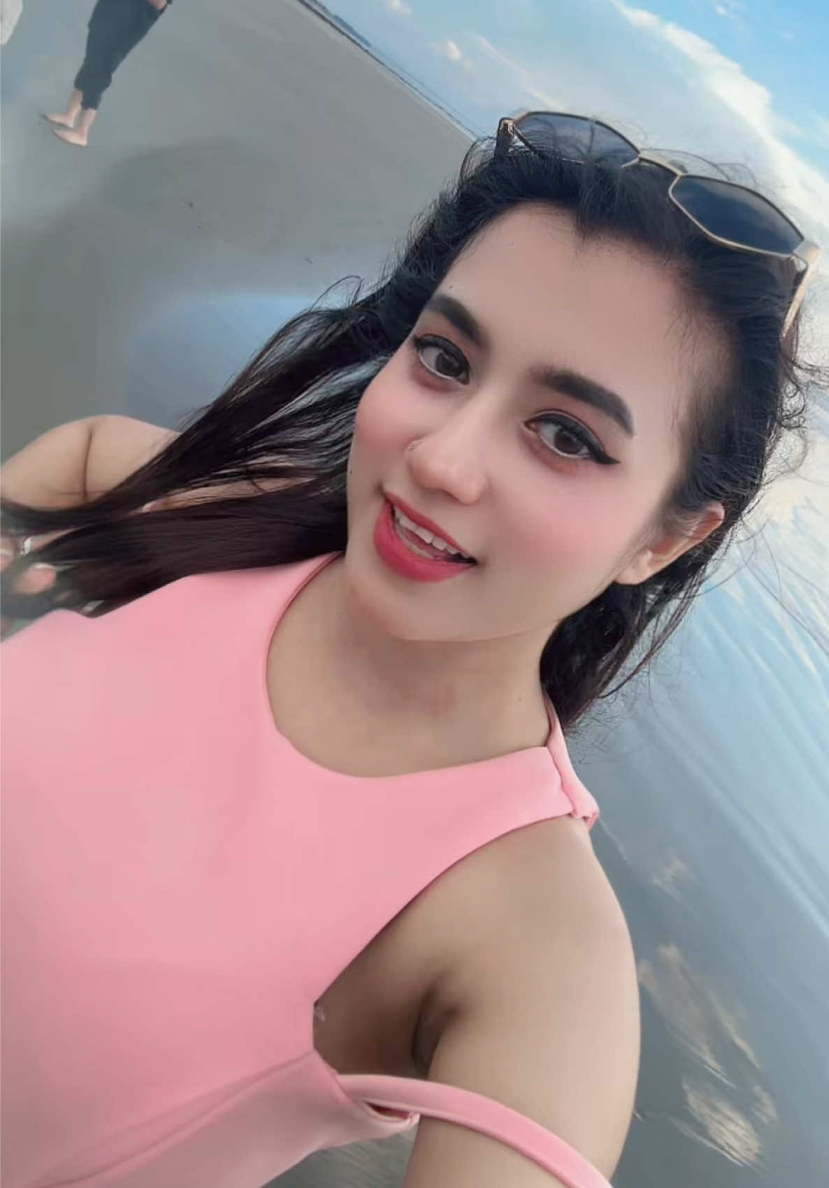 @RivaMoni