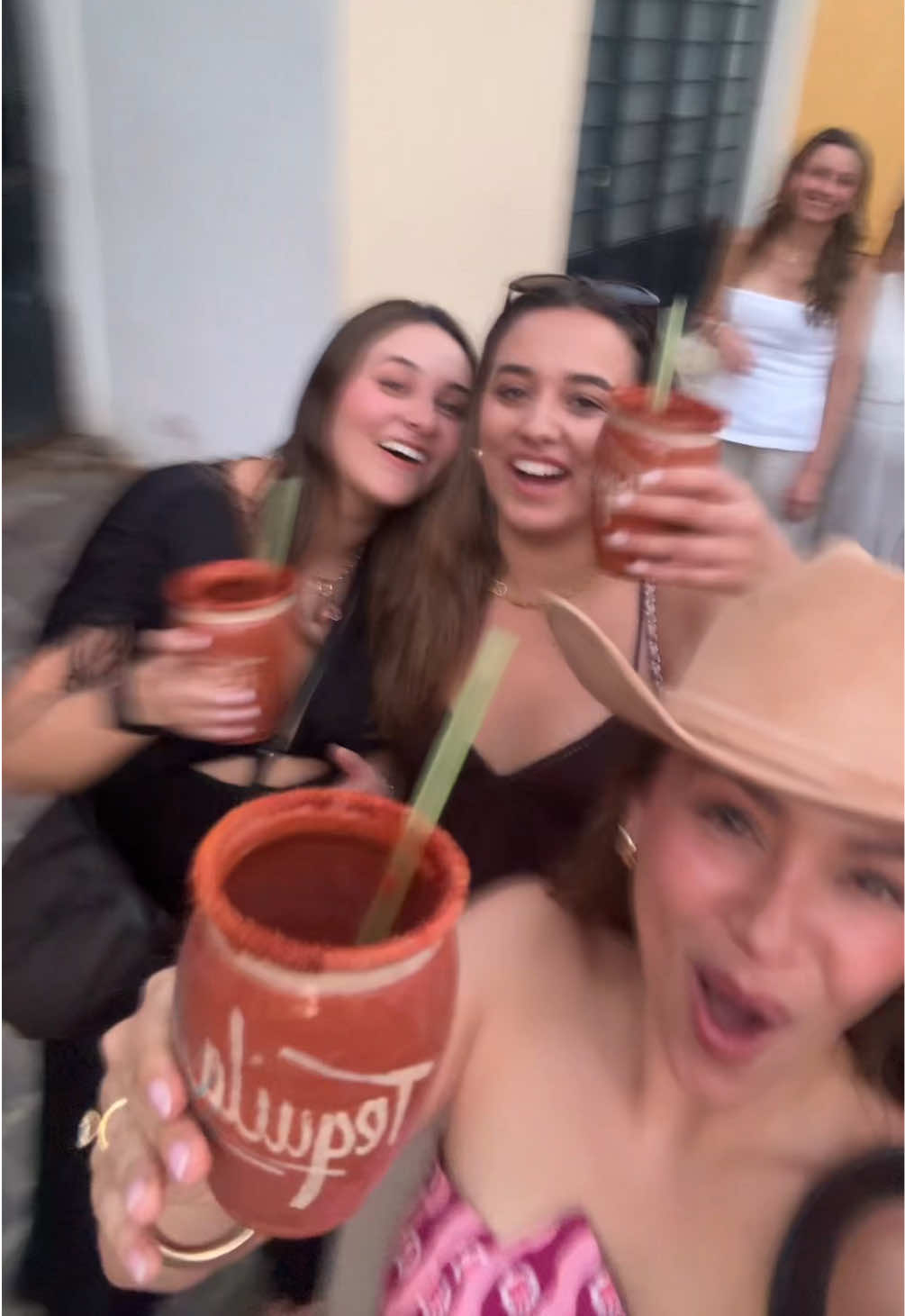 @nicollecassera