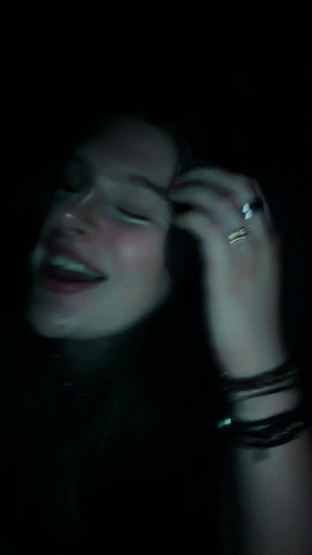 @Vivienne Bele&ntilde;a(Ronnie&rsquo;s vers)