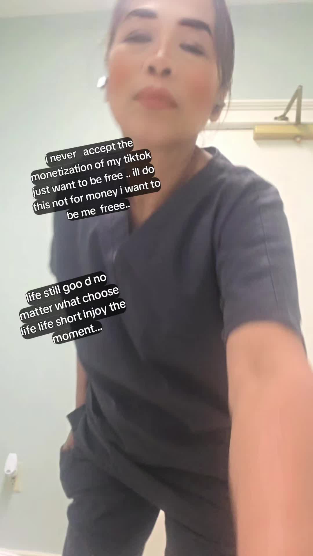 @ariyanababe