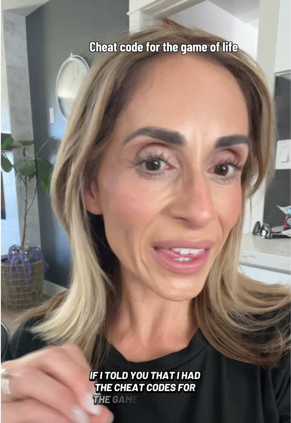@Monica| Real Estate Hype Girl