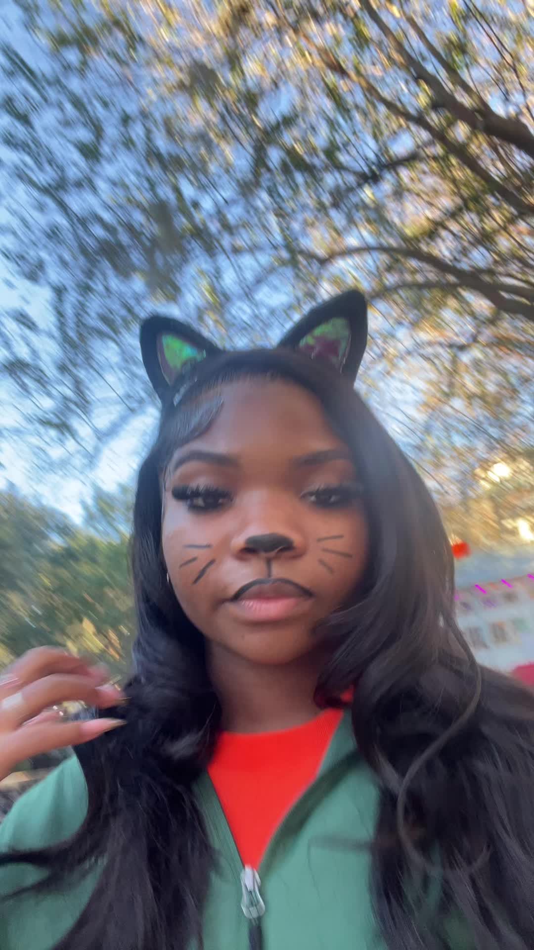 @lurkingglouu