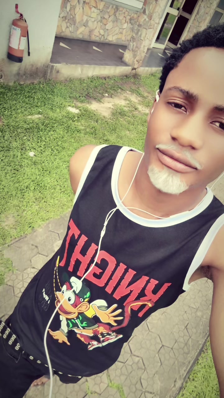 @🍃míłłï🌴bòï☠️
