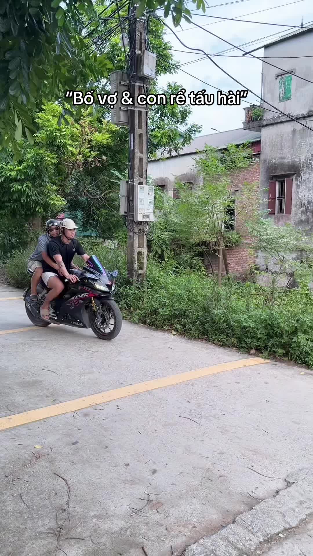 @Ch&uacute; Tư