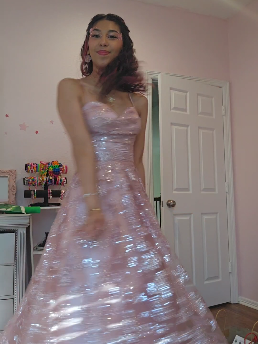 @Nikki 🫶❤️🧡🤍🩷💜