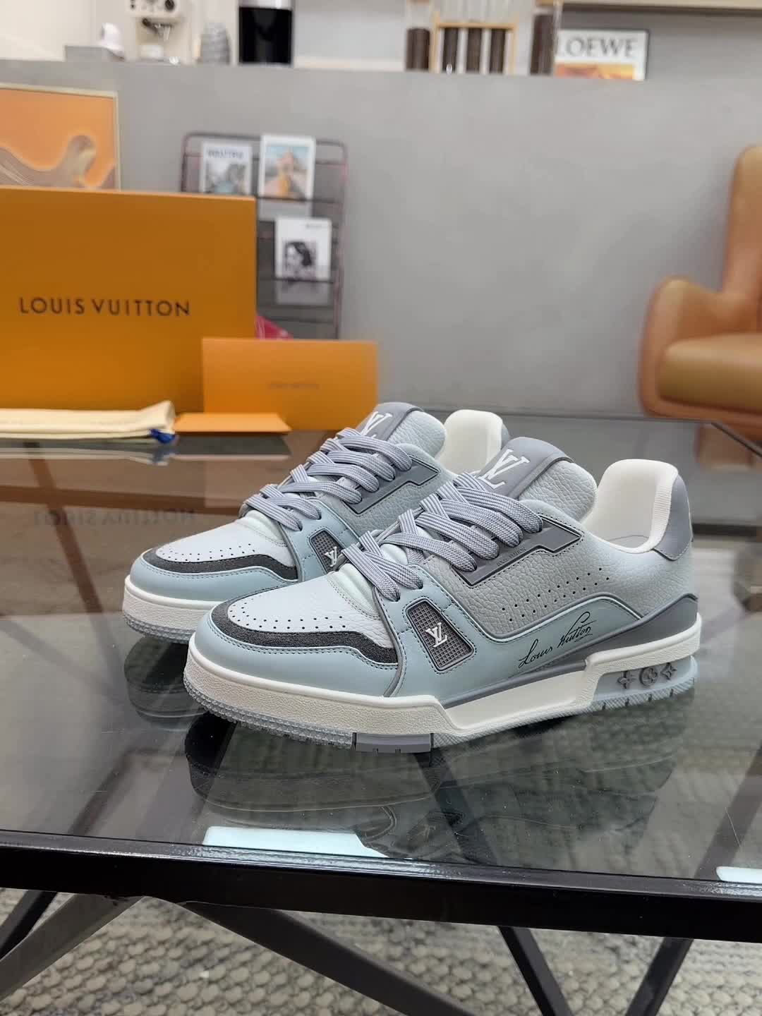 @Fashion brand