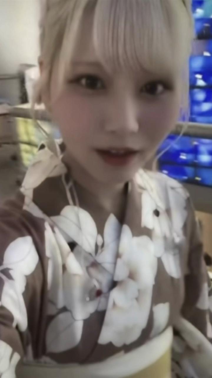 @ホワイト