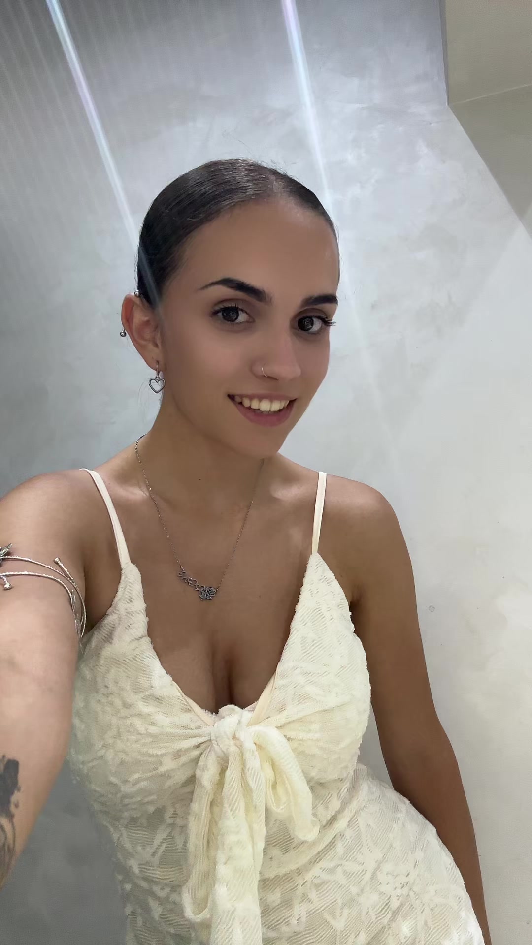 @leonoraaaa1