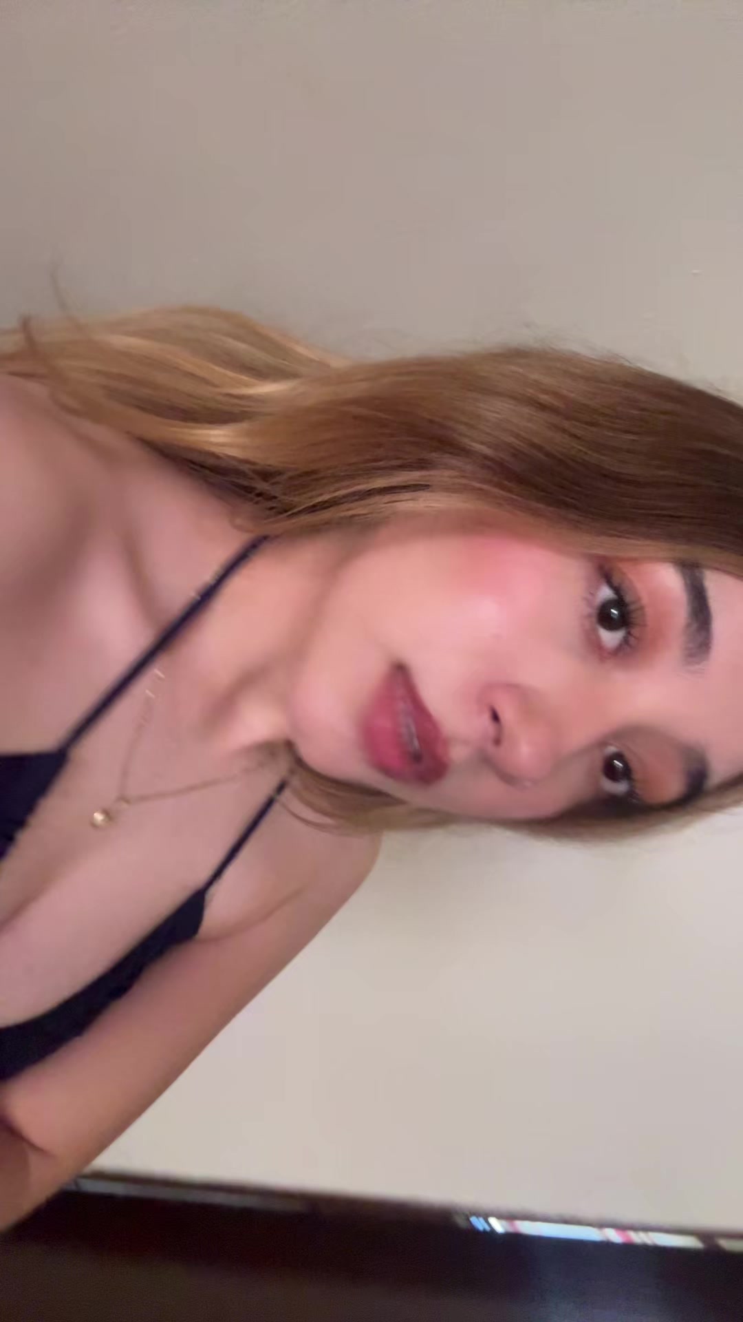 @isabella