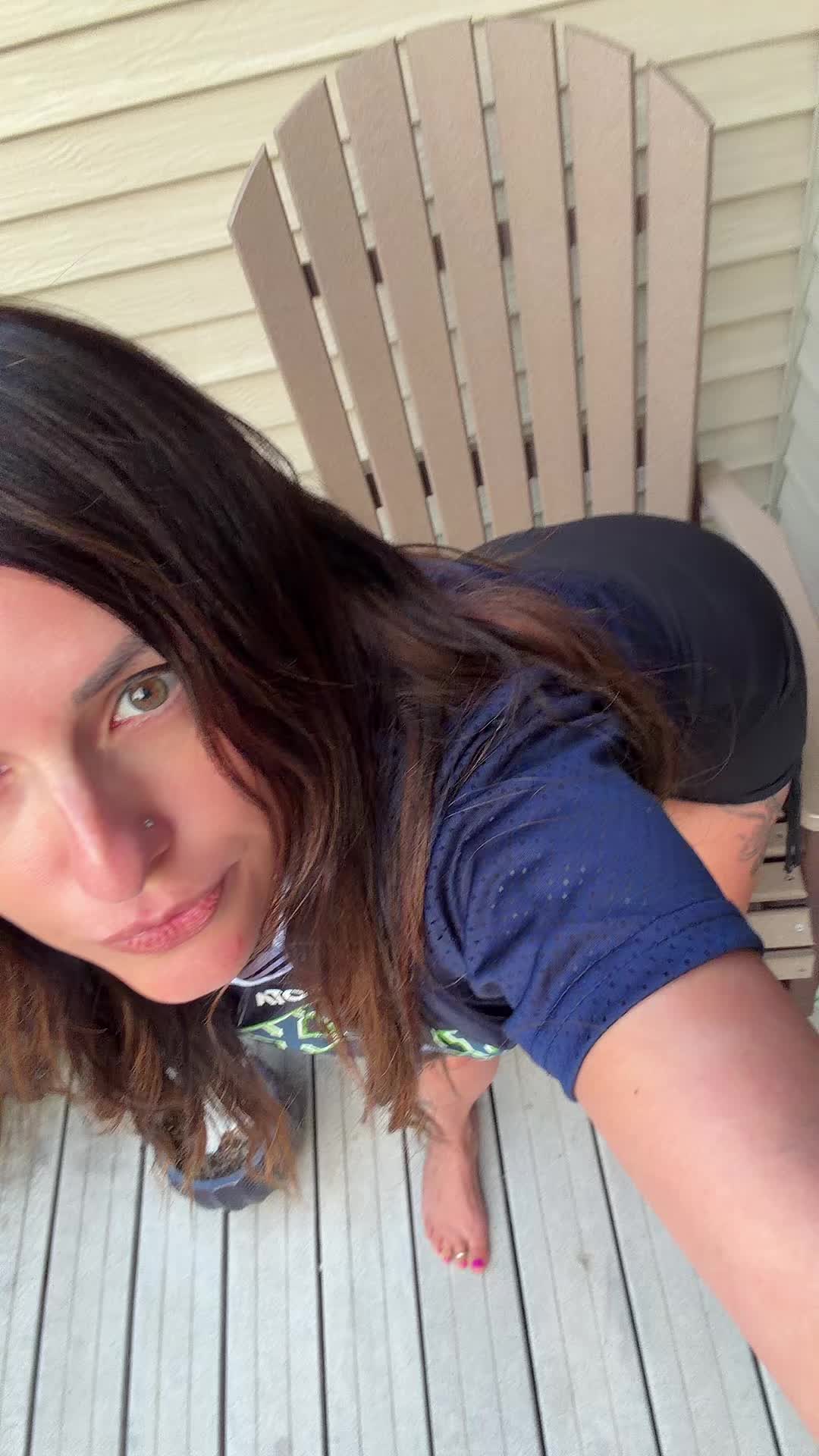 @Barefootmamamnvibes