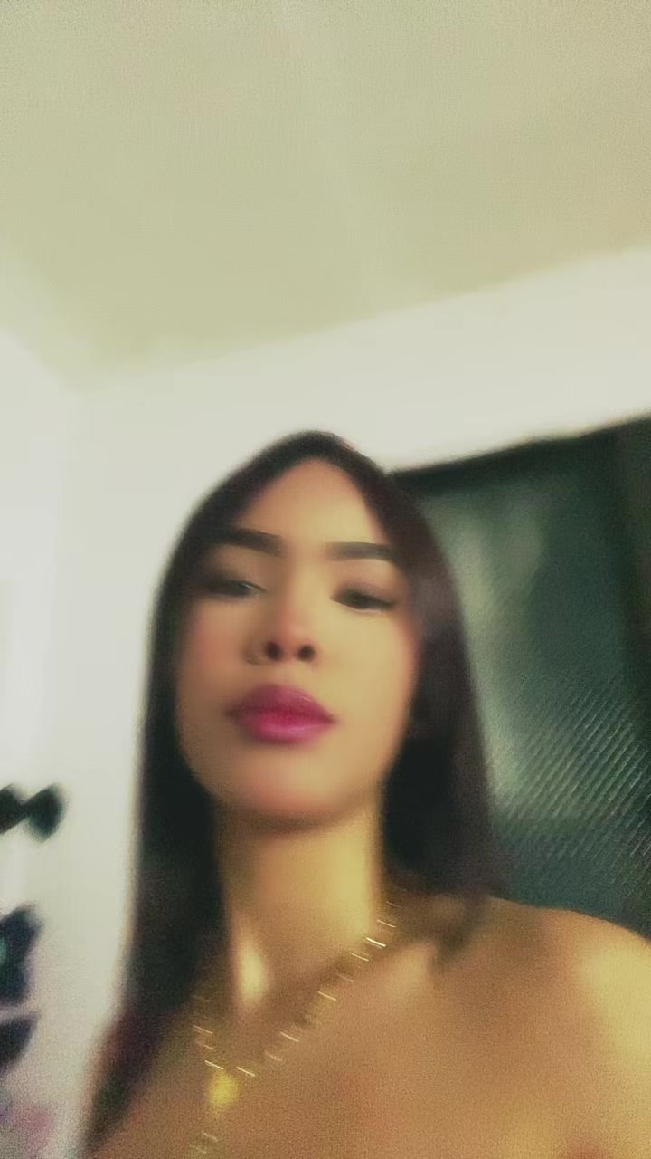 @whoisAna._