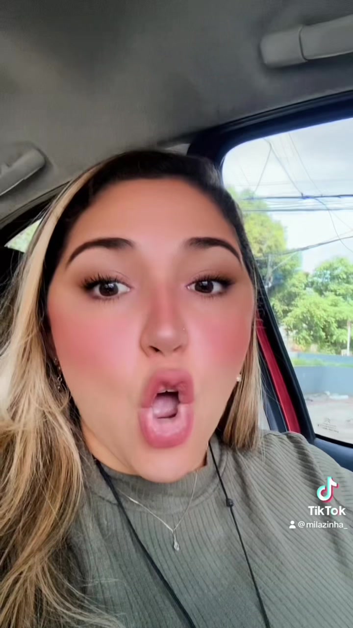 @Camila Corr&ecirc;a