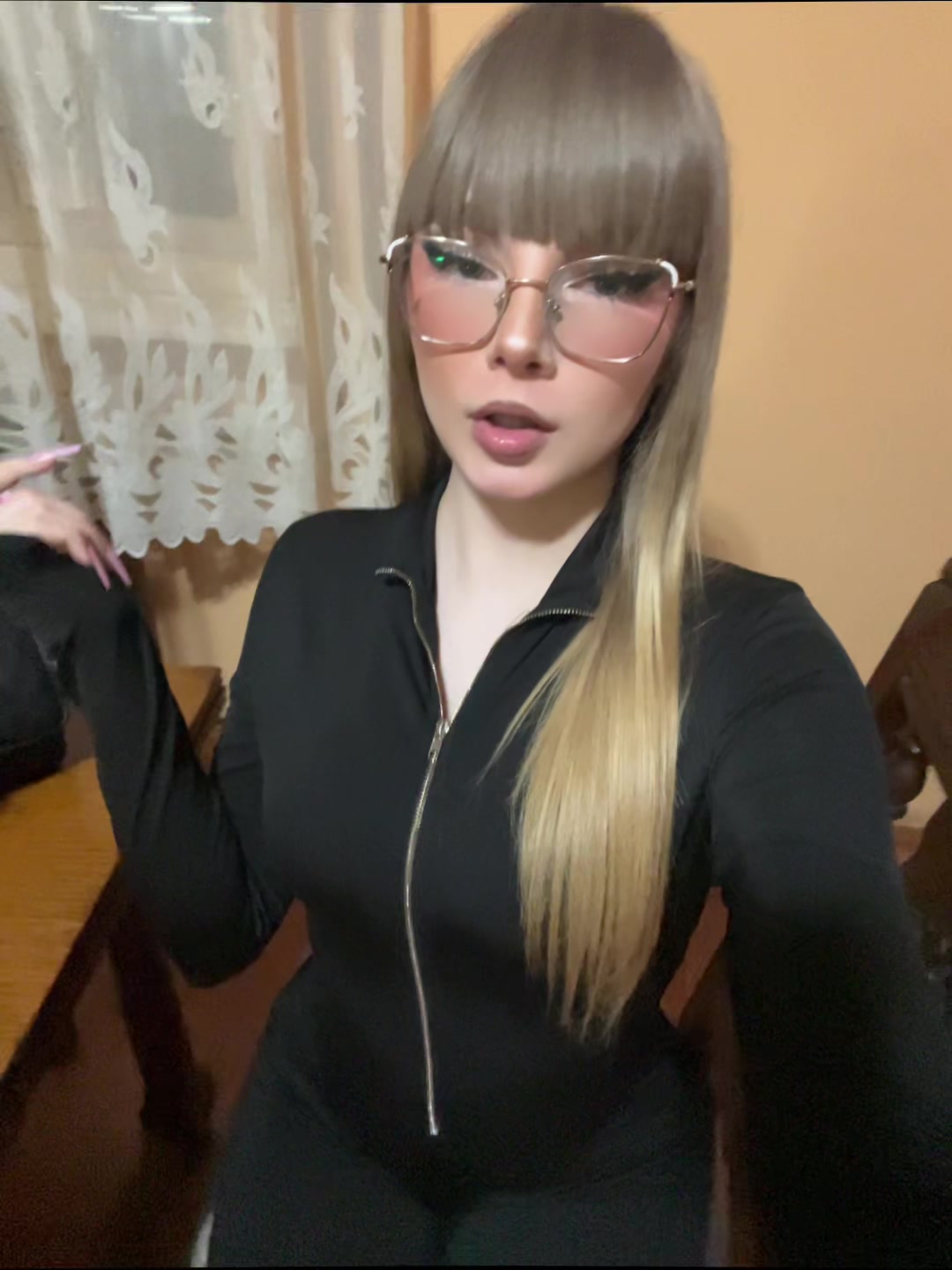 @_comiskaa