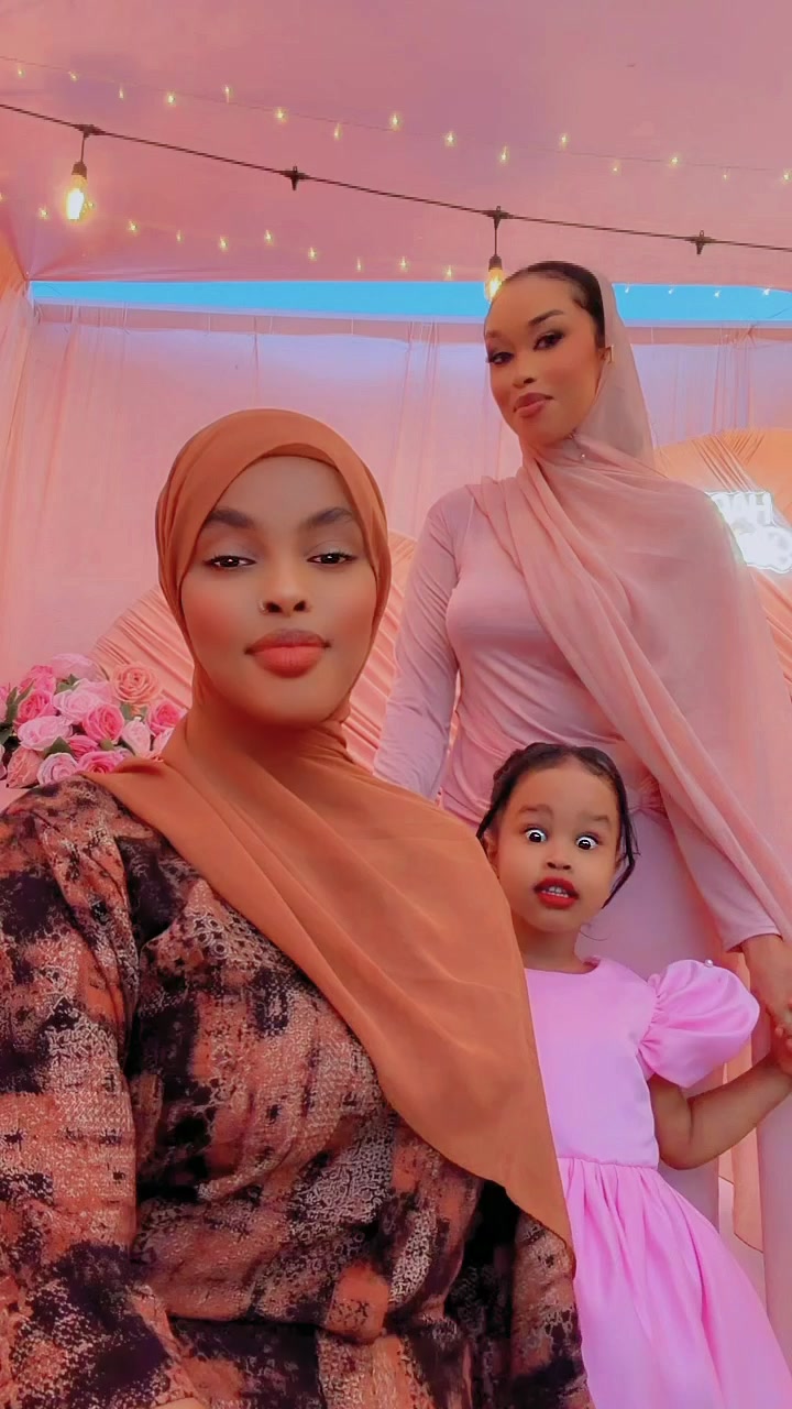 @Fadumo Riyaad