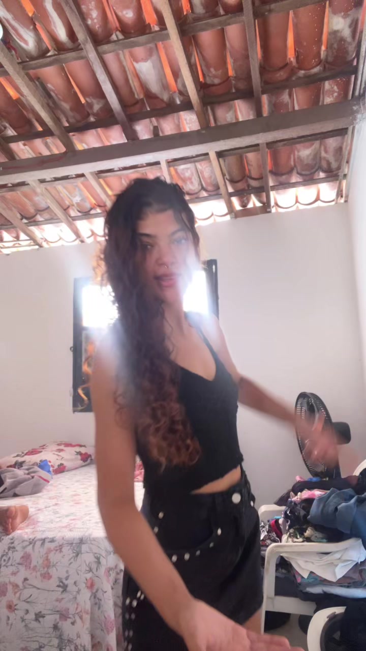 @Nath&aacute;lia