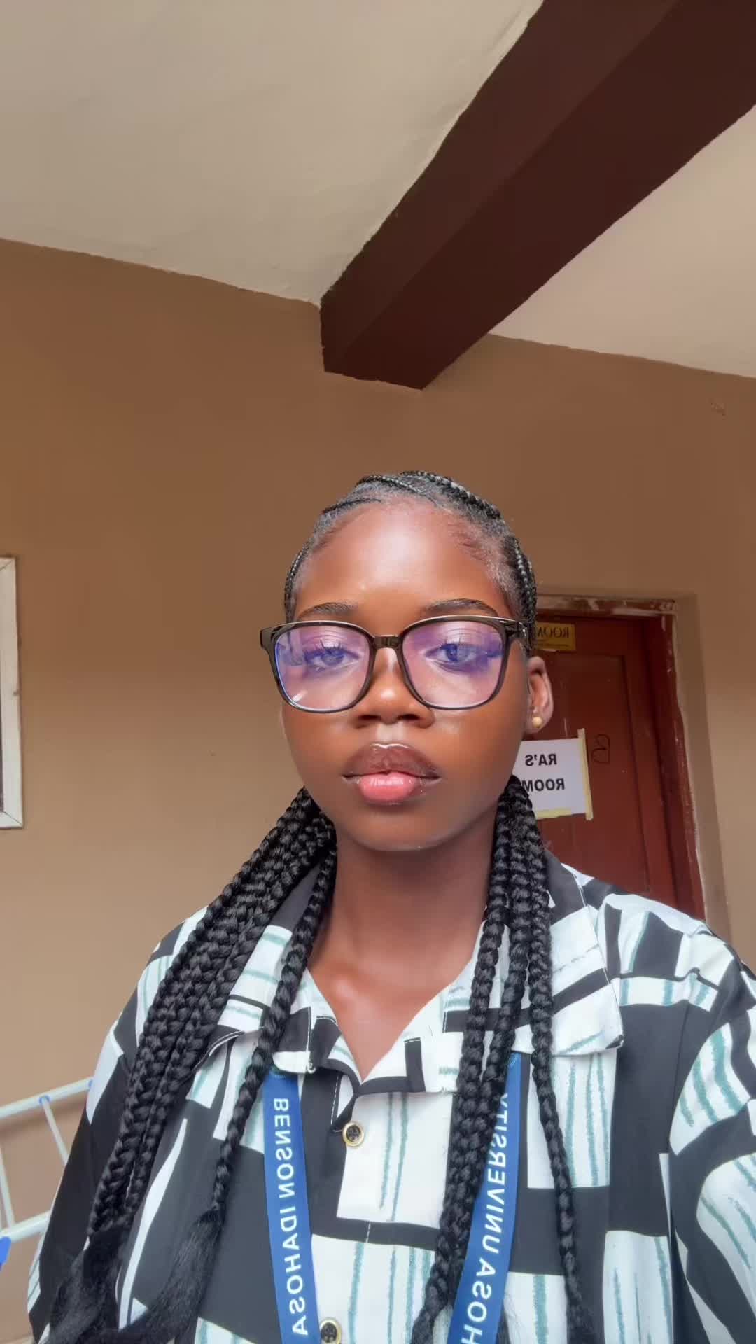 @𝑬𝒔𝒐𝒉𝒆.ꨄ!👩🏾&zwj;❤️&zwj;💋&zwj;👩🏾💕