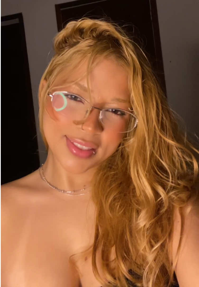 @mchelynz