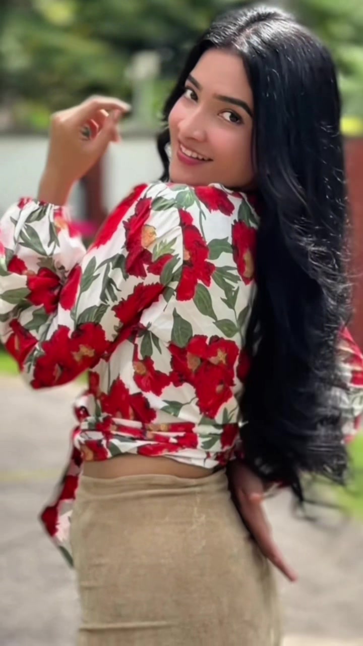 @Tinadaniel_
