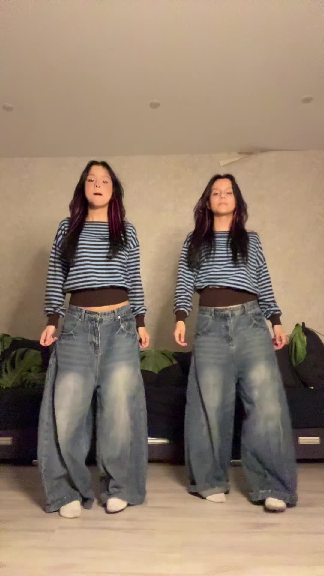 @тгк:Те самые близняшки 🍒