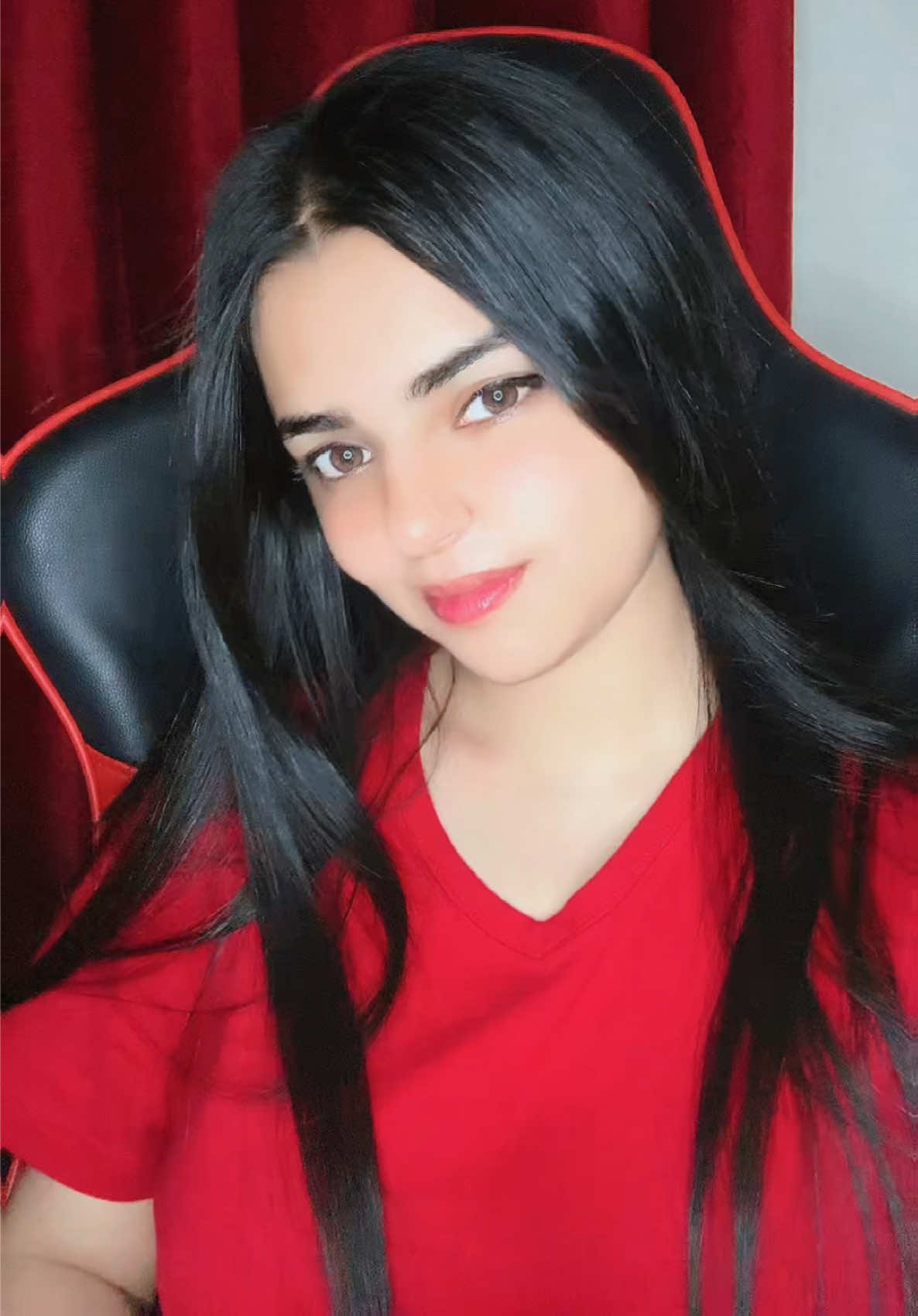 @👑 𝑸𝑼𝜠𝜠𝑵 𝑮 👑