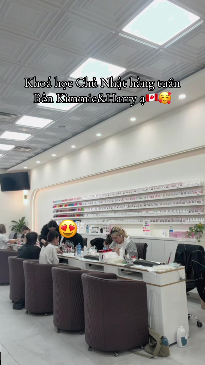 @KimmieNails🇻🇳♥️🇨🇦Tấu Hài😜