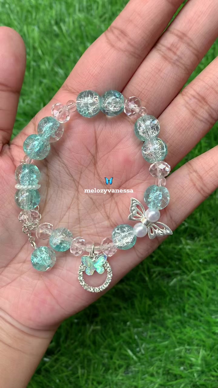 @🦋