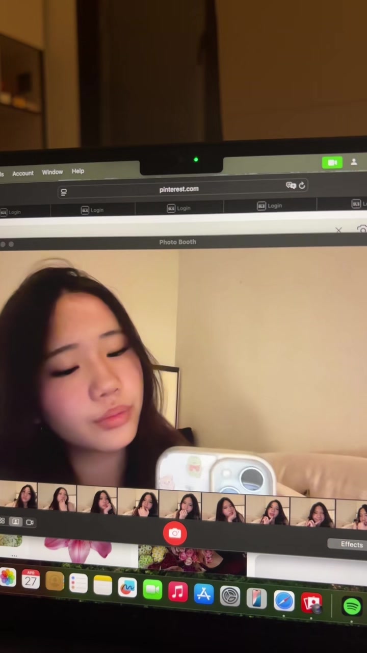 @chloee🦖