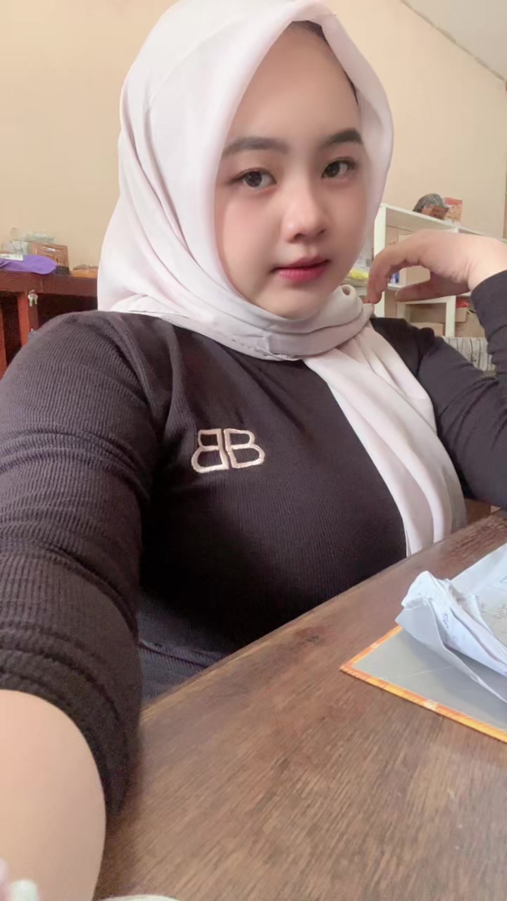 @🧏🏻&zwj;♀️🧏🏻&zwj;♀️