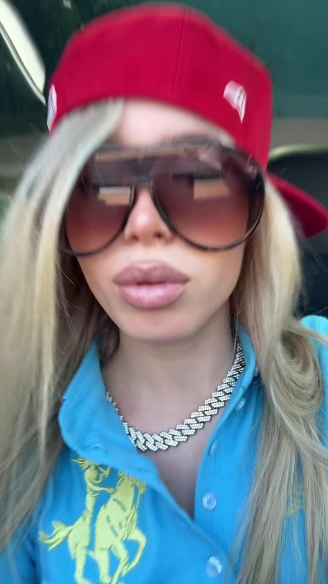 @lizzitak