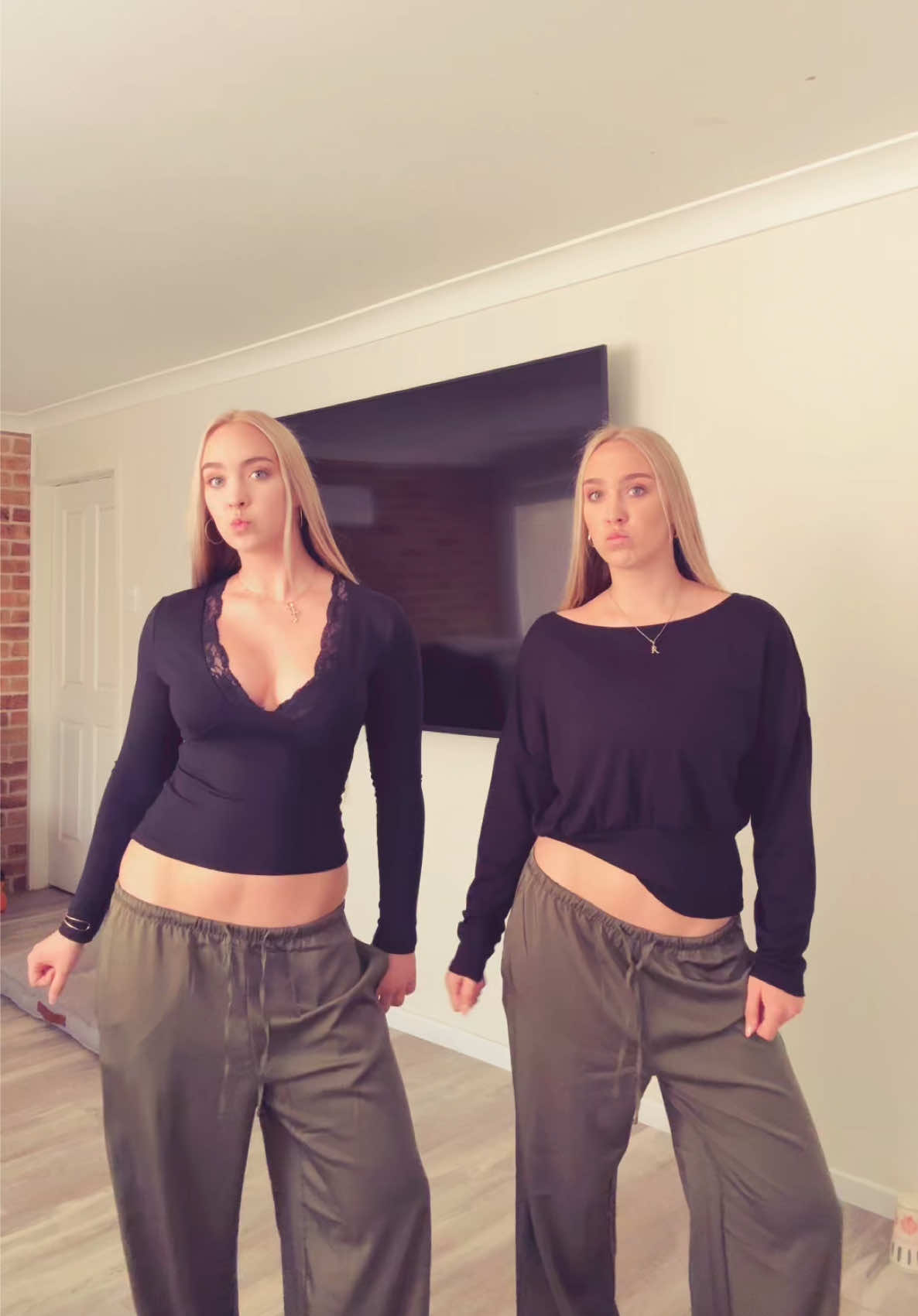 @𝐓𝐰𝐢𝐧𝐬 𝐱