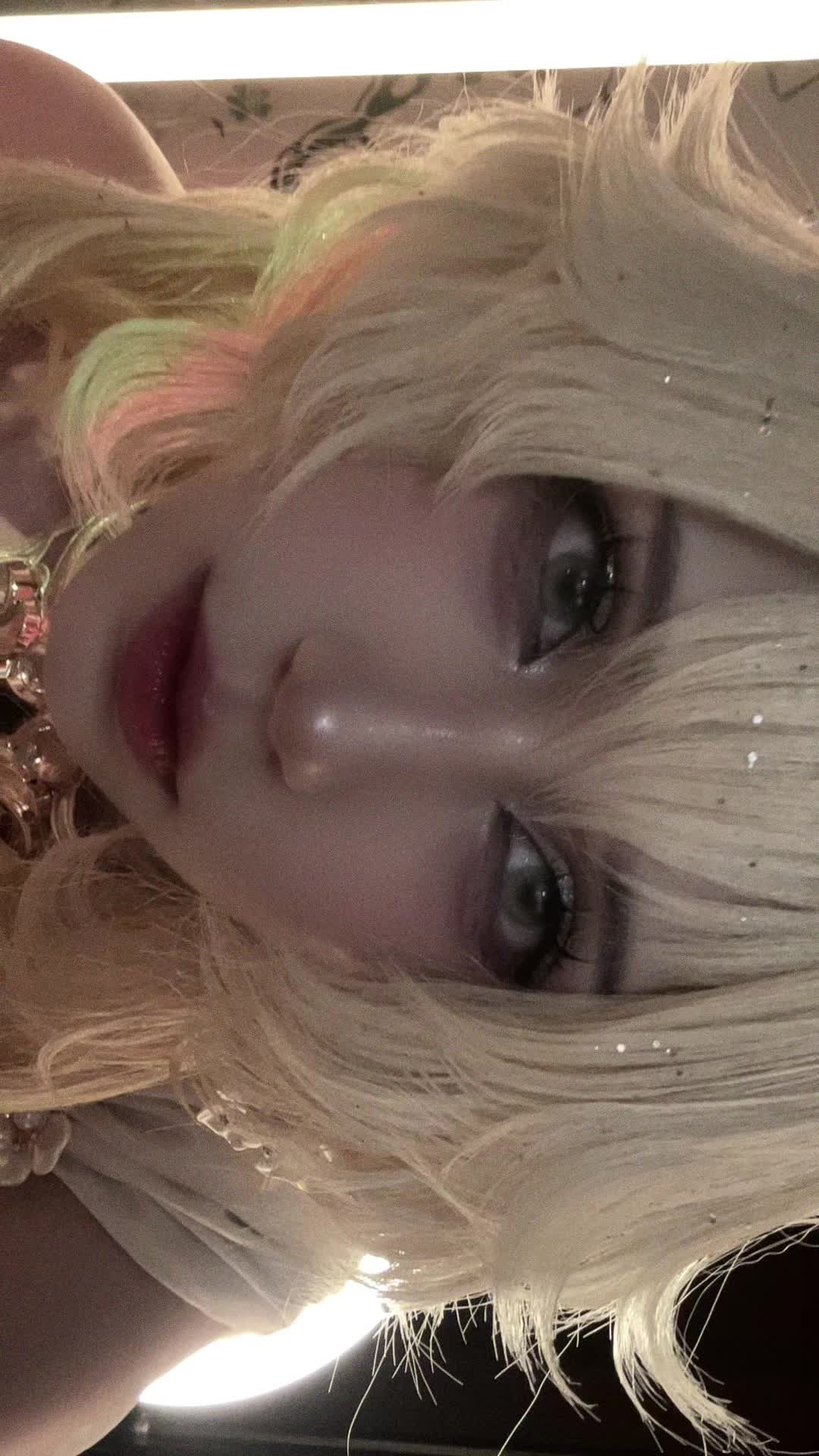 @Scaraboobs/🐳☂️