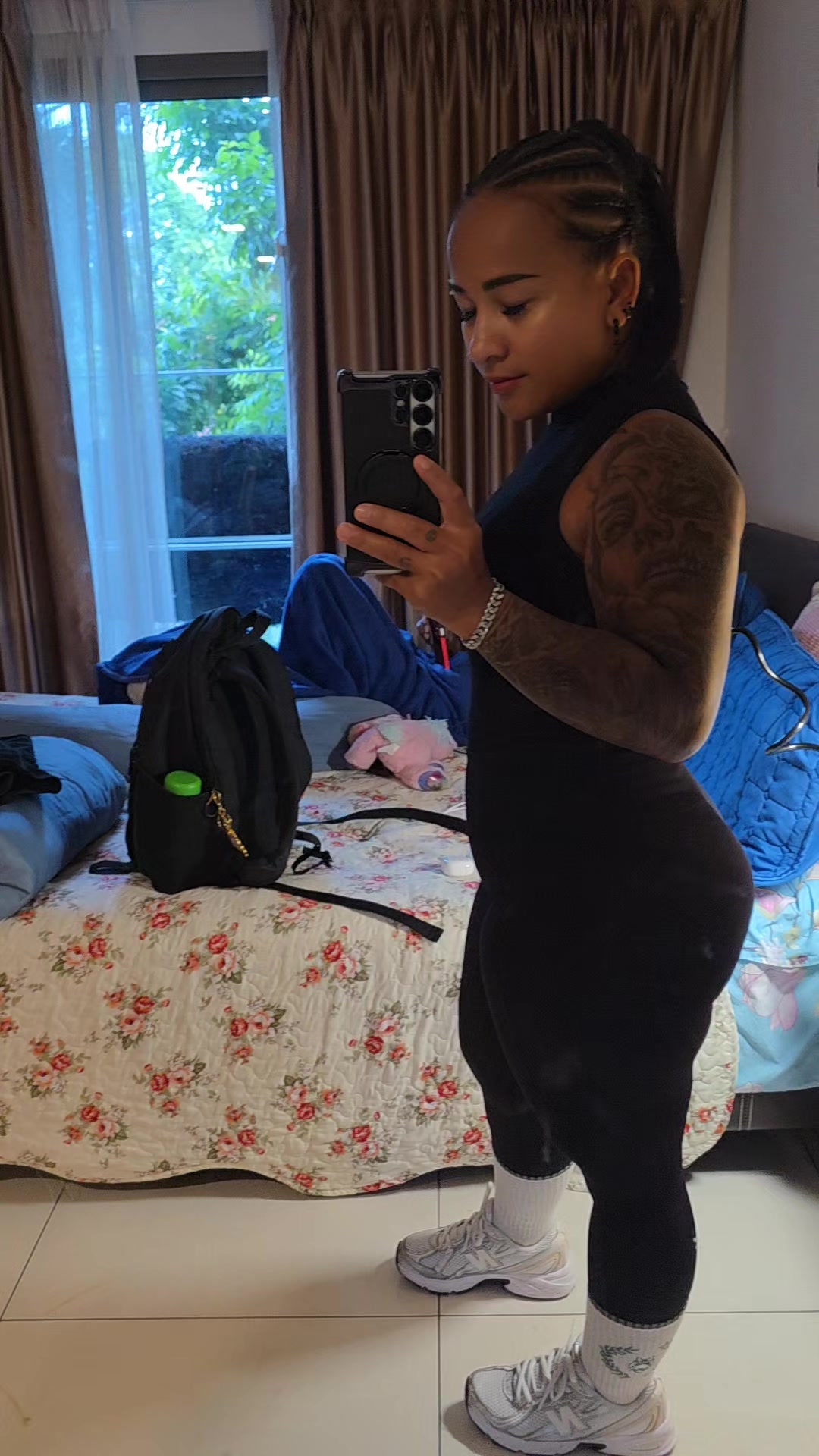@Nisakon