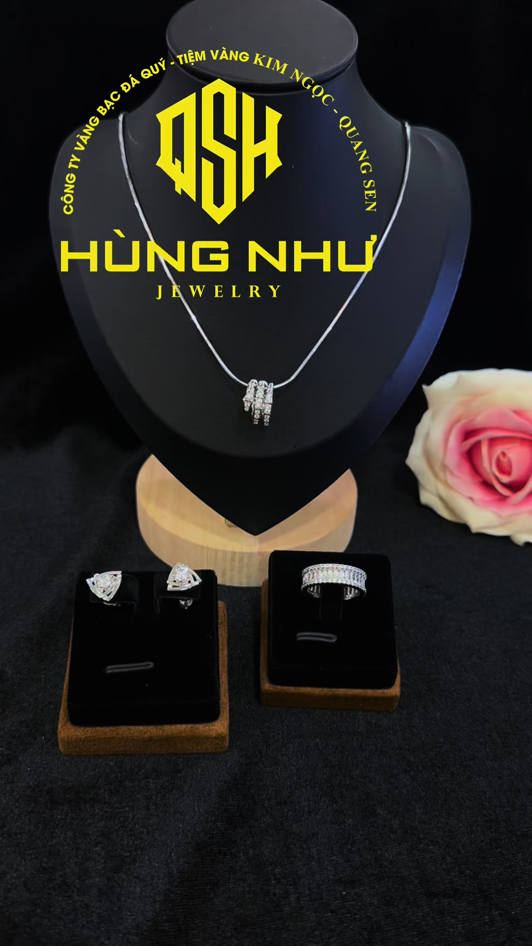 @TIỆMV&Agrave;NG QS. H&Ugrave;NG NHƯ