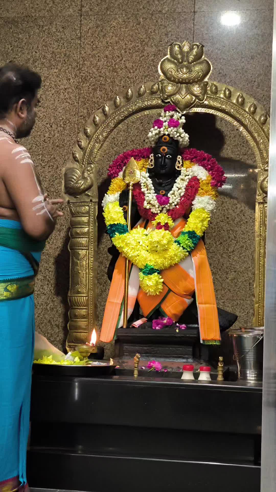 @YourBoyVinoth