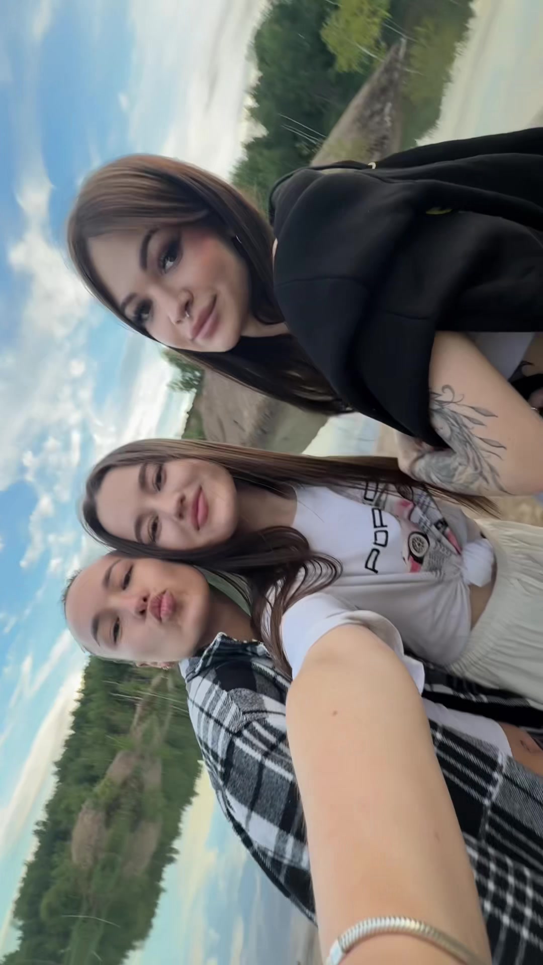 @Валерия