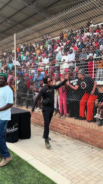 @Nikka la Lekompo