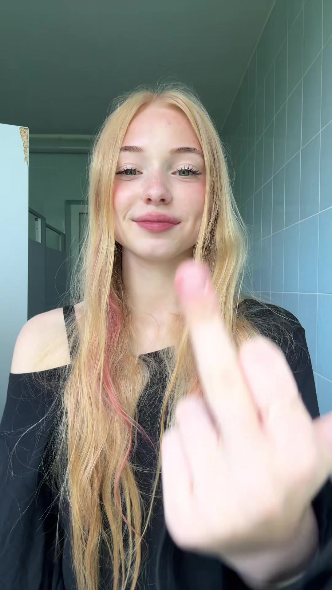 @викусик🌷