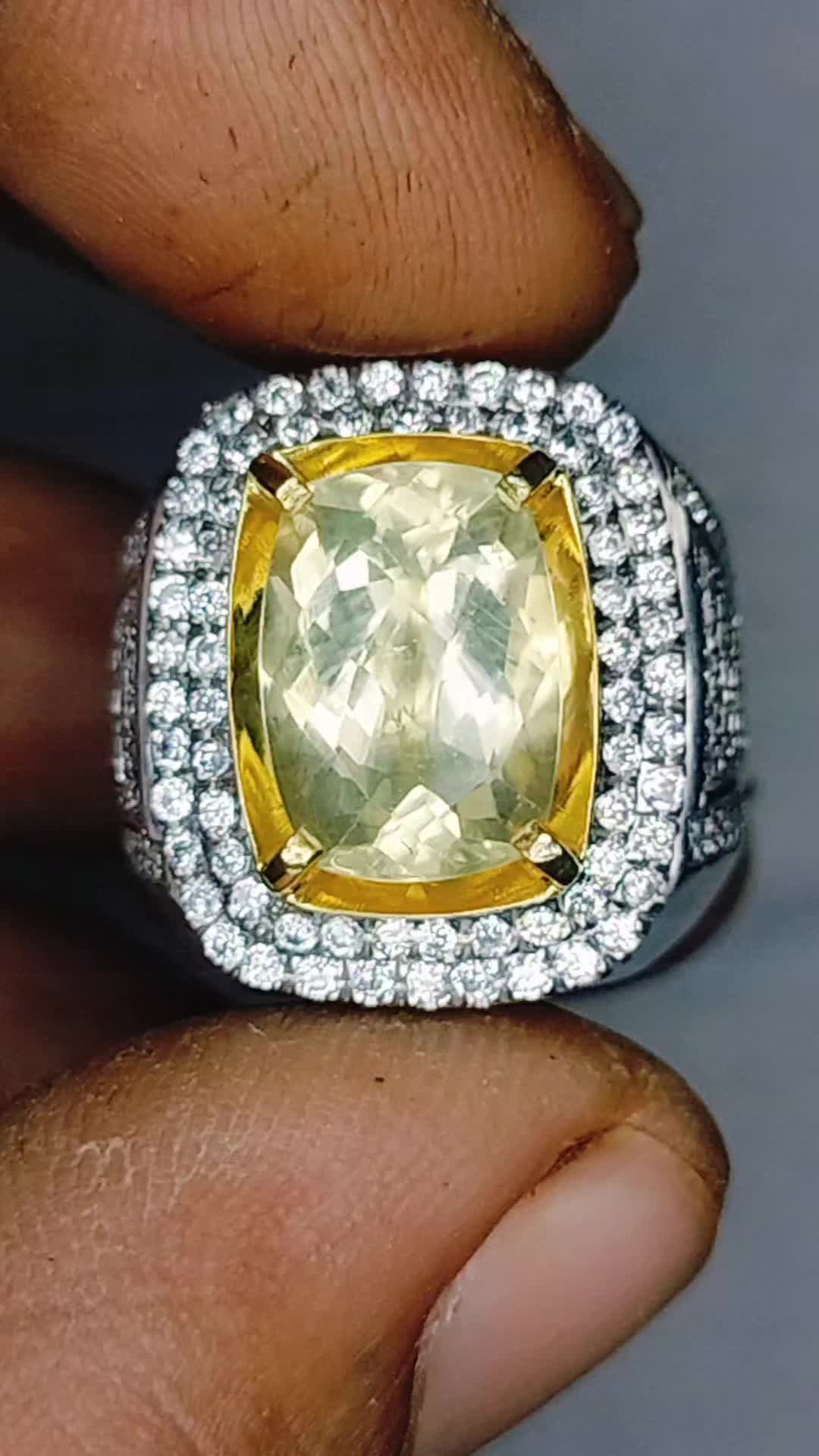 @uzzy gemstone
