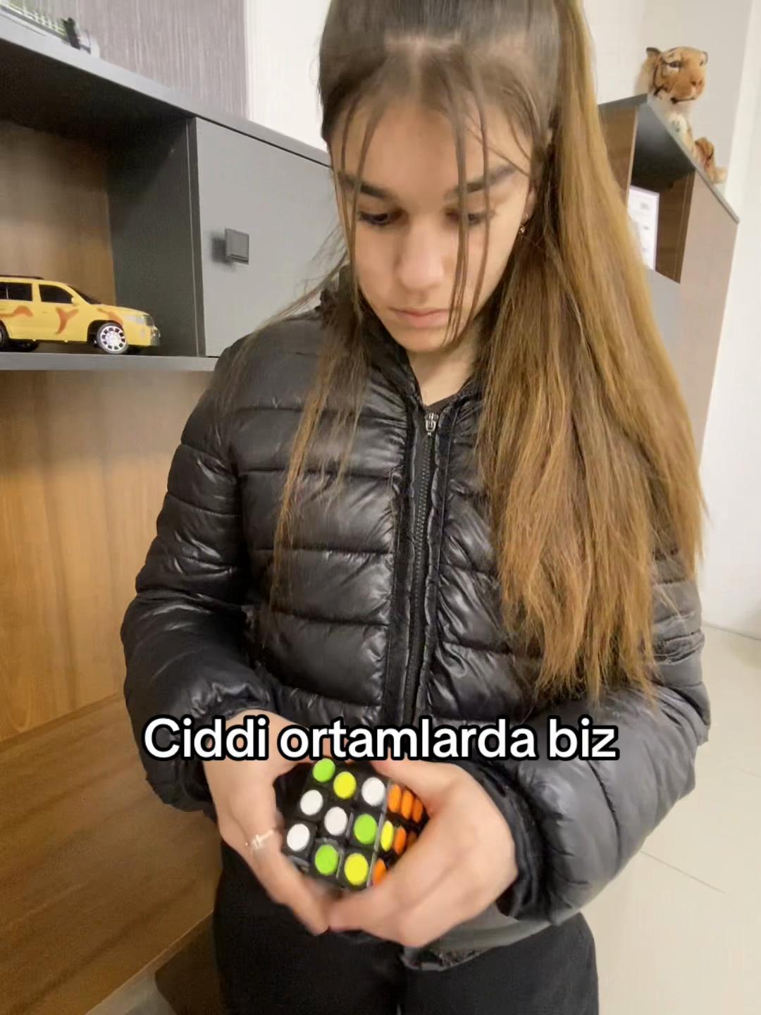 @Y𖣂