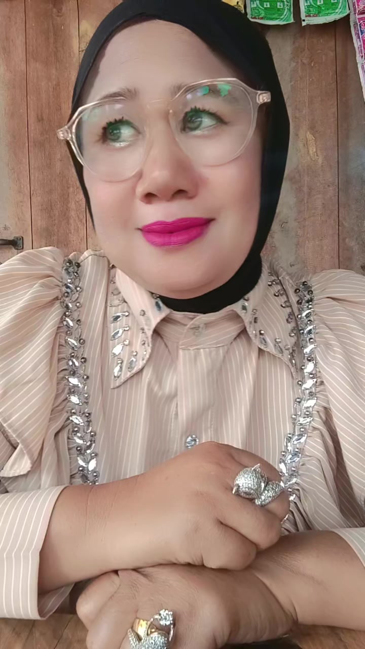 @Esna janda cantik  ✨🥰