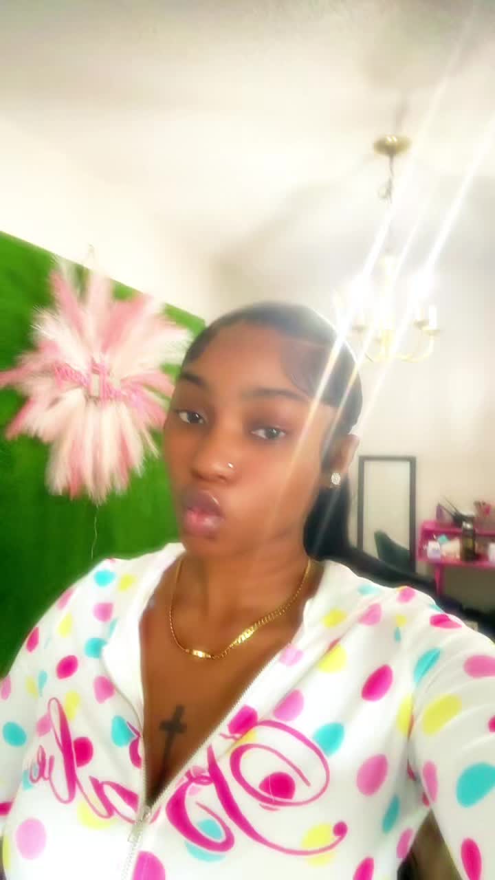 @_.tayskiiho