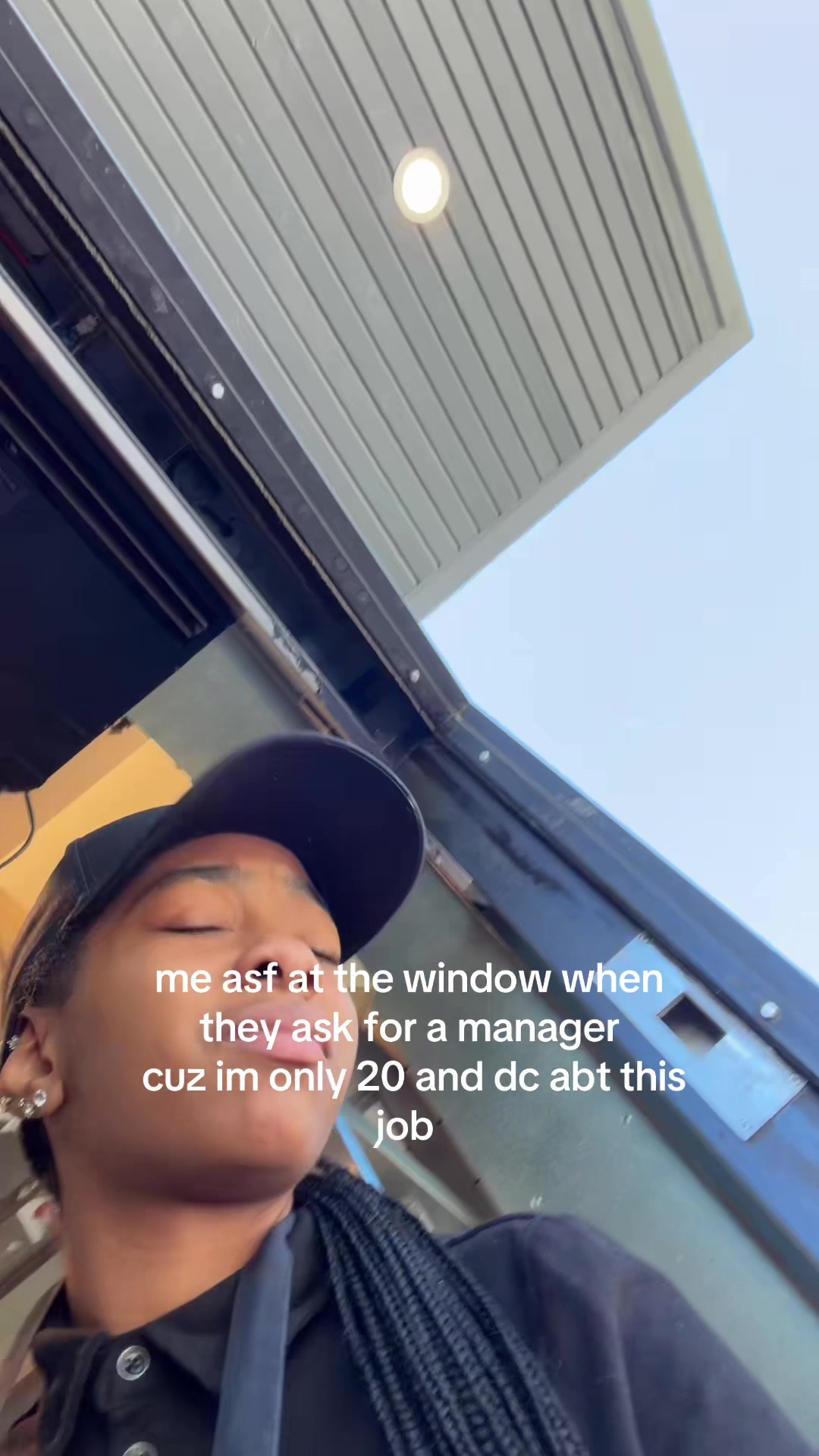@⃟