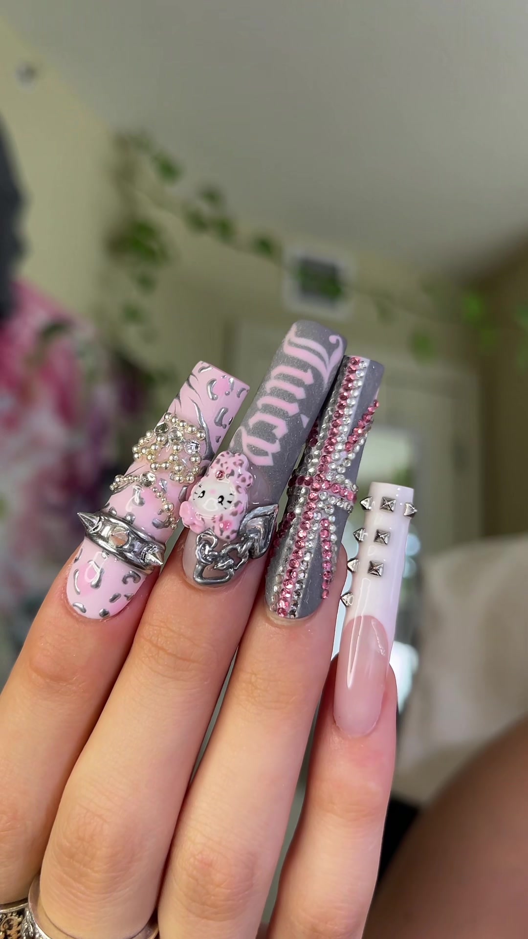 @DIVINE NAILS