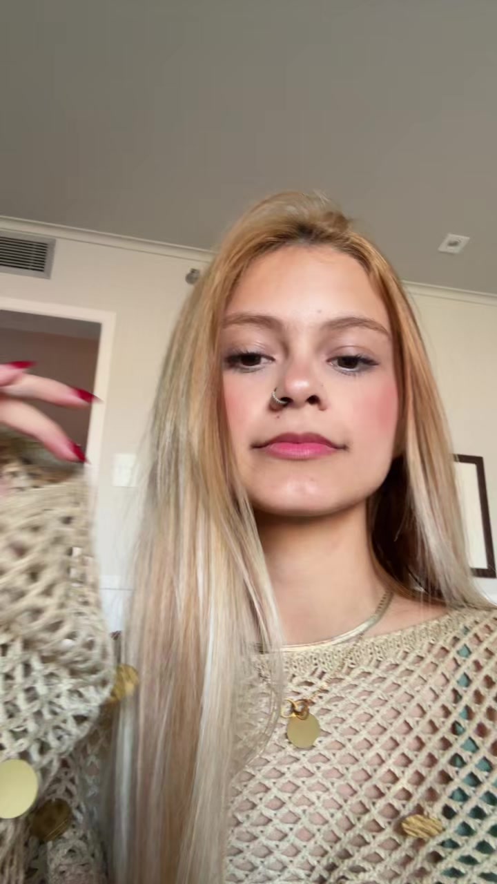 @Clara_branquinhoo