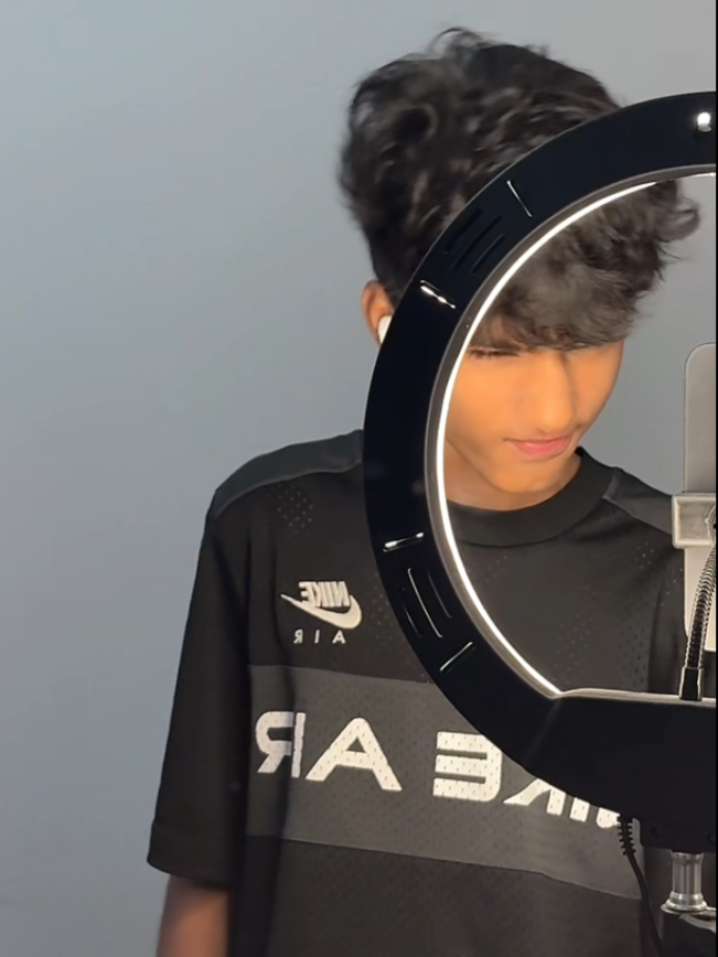 @𝑲𝒂𝒖𝒔𝒉𝒛 🦢ᥫ᭡.